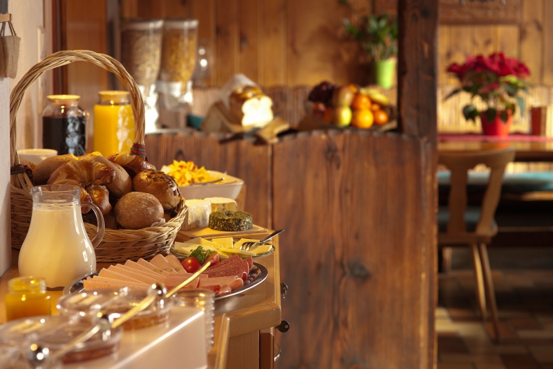 restaurant-POURCIEUX-min_breakfast-801827